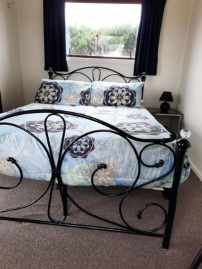 Отель Glenavys Waitaki River Motor Camp  Гленейви